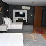 Hotell Hmz Luxury 4*