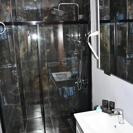 Hotel Hmz Luxury