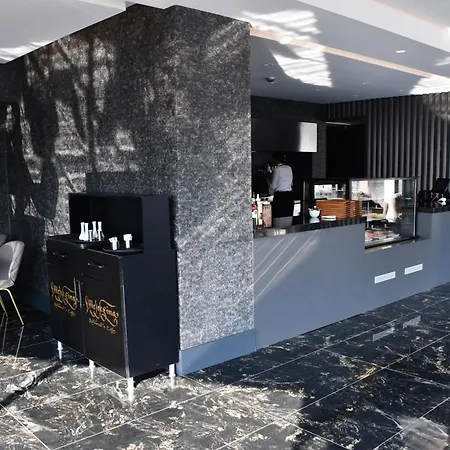 Hotel Hmz Luxury 4*
